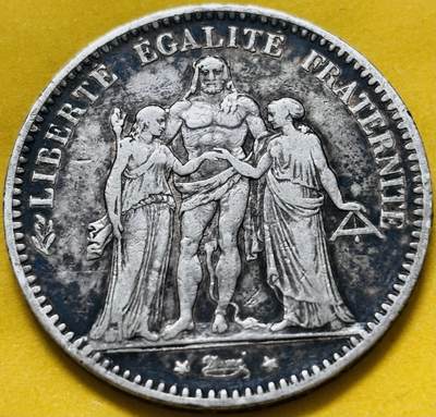 文馨钱币收藏第 283 场，【大雪鉴珍，寒英缀金】金银纪念币精品场，诚邀您的参与【长期接代拍品】 - 法兰西第三共和国 1875 年大力神 5 法郎大银币，早期第六版本 A 厂 900 高银，双面墨黑底包浆入眼舒服，视觉感强