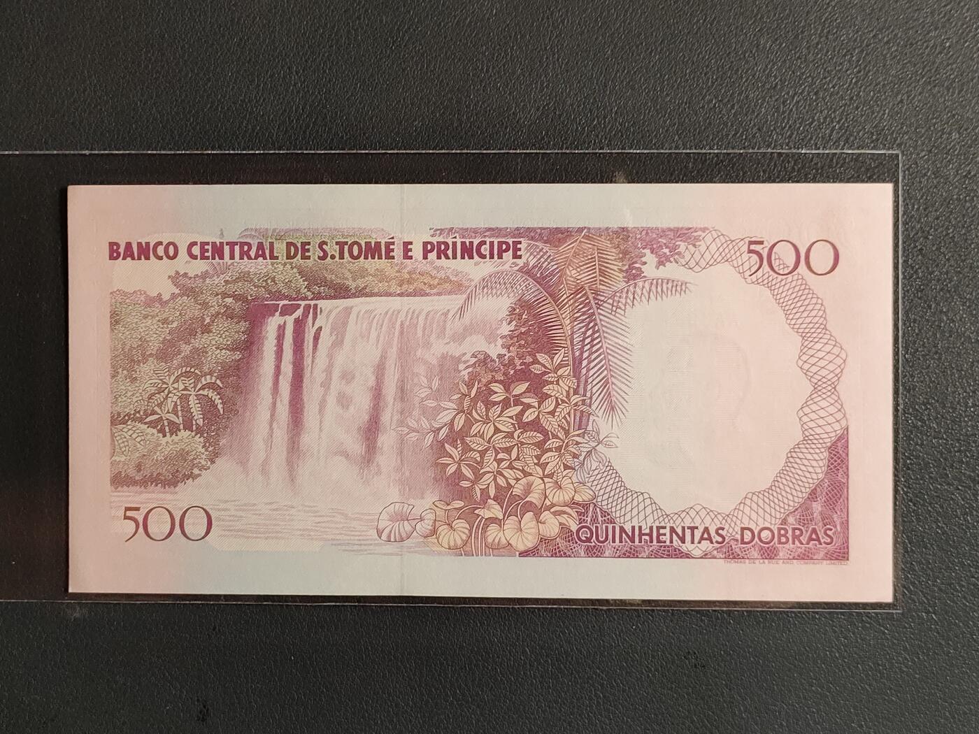中外各国钞、纪念钞、券专场（第三十四场） 圣多美和普林西比500多布拉 纸币 1993年AA冠人物 全新 （号码寓意见尾图）