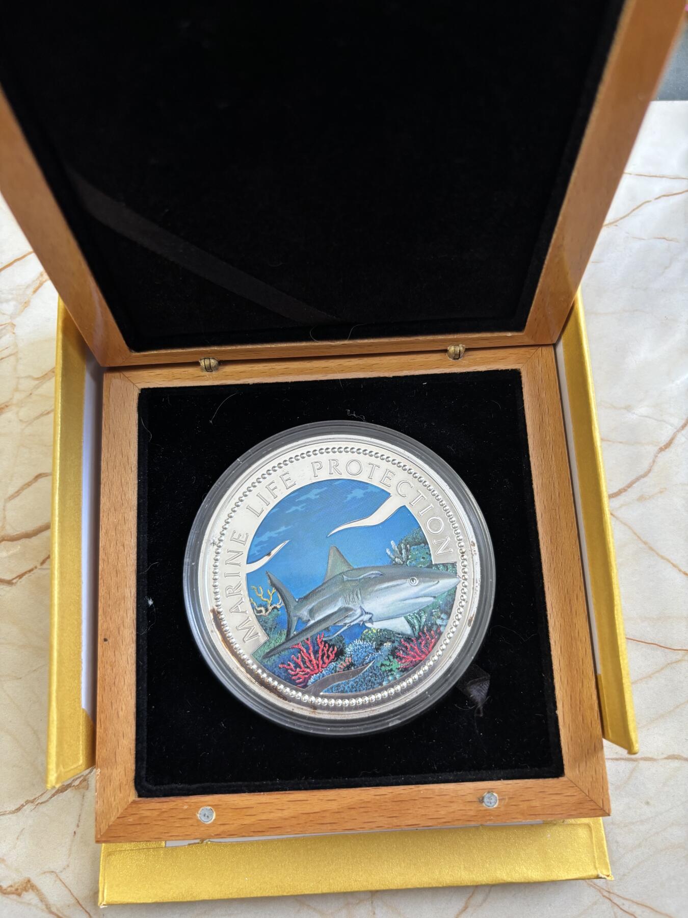 第183期拍卖 帕劳1999年海洋生物美人鱼彩色5盎司彩色纪念银币有氧化，155.55克，发行500枚