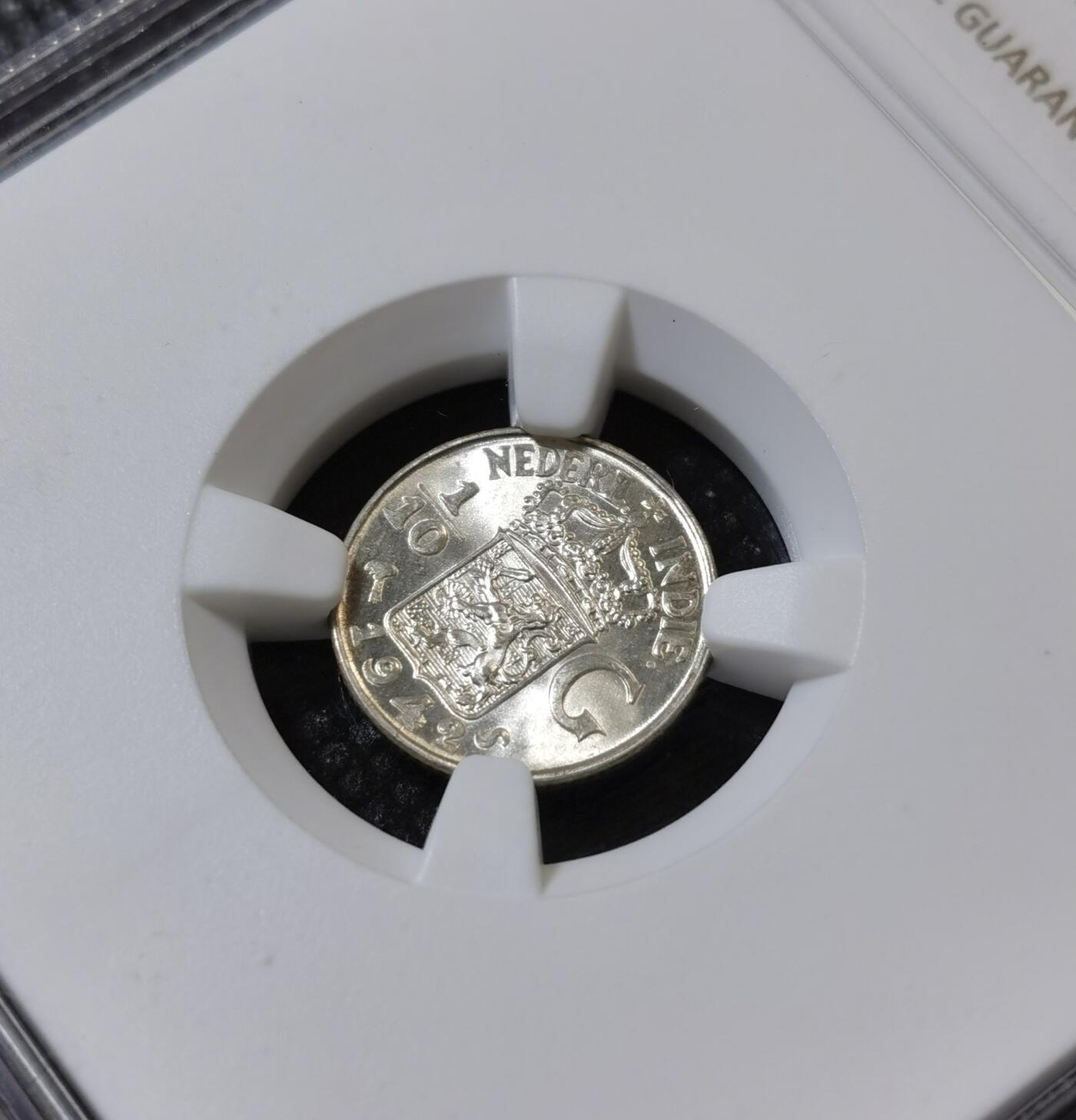 甄臻铺-世界币章拍卖（第40期）送拍享返佣金等优惠多多 NGC-MS67 1942年荷属东印度1/10盾，高分难觅MS66-67，两枚一组
