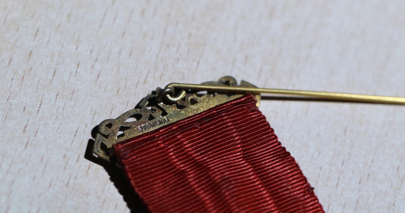 大猫徽章拍卖 第283期 纯银镀金法国工业协会奖章，纯银法国骑士级功勋勋章，皮包收纳：纯银镀金镶红宝石法国共济会奖章，纯银法国军事价值奖章，法国一战战斗联盟奖章，军官级镀金法国国家贡献奖章，原盒军官级镀金法国劳动荣誉奖章。