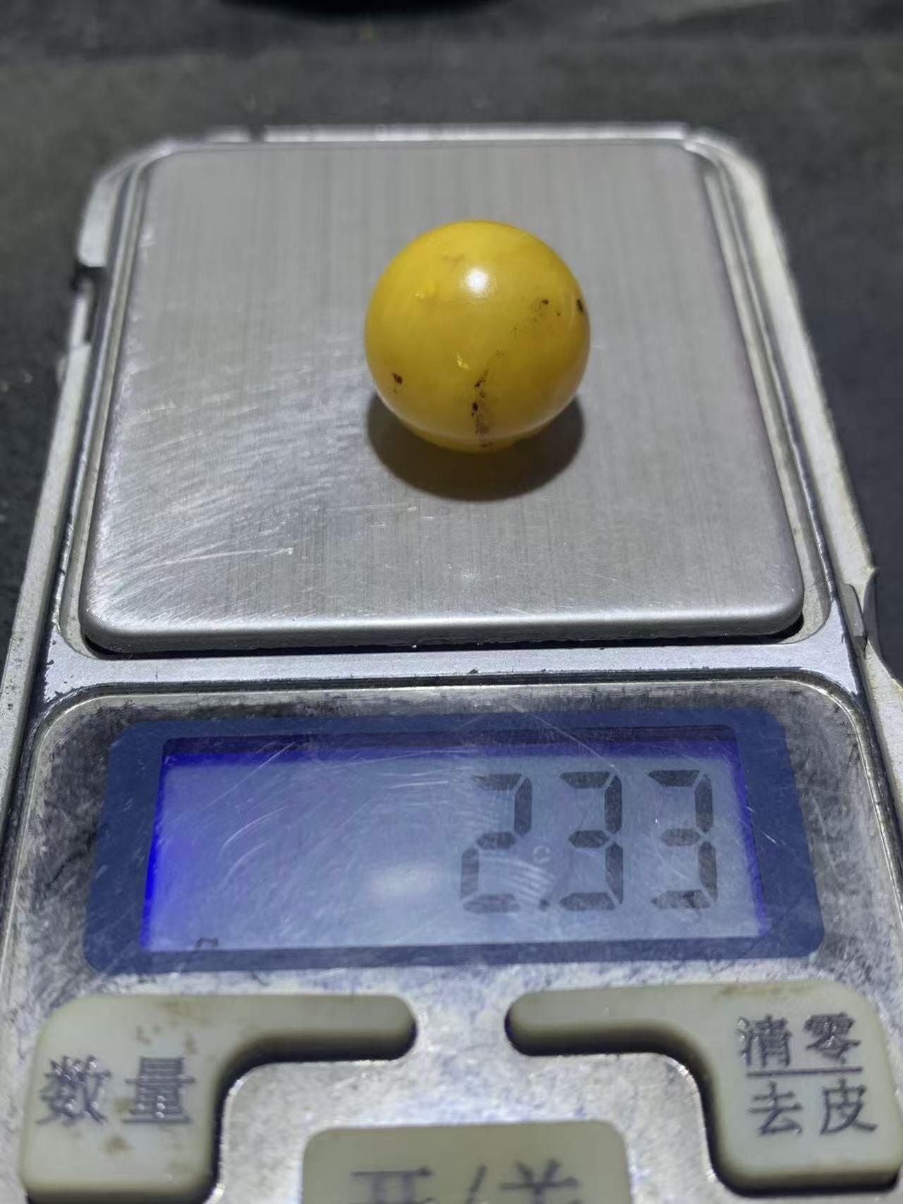 天然乌克兰蜜蜡通货圆珠一颗