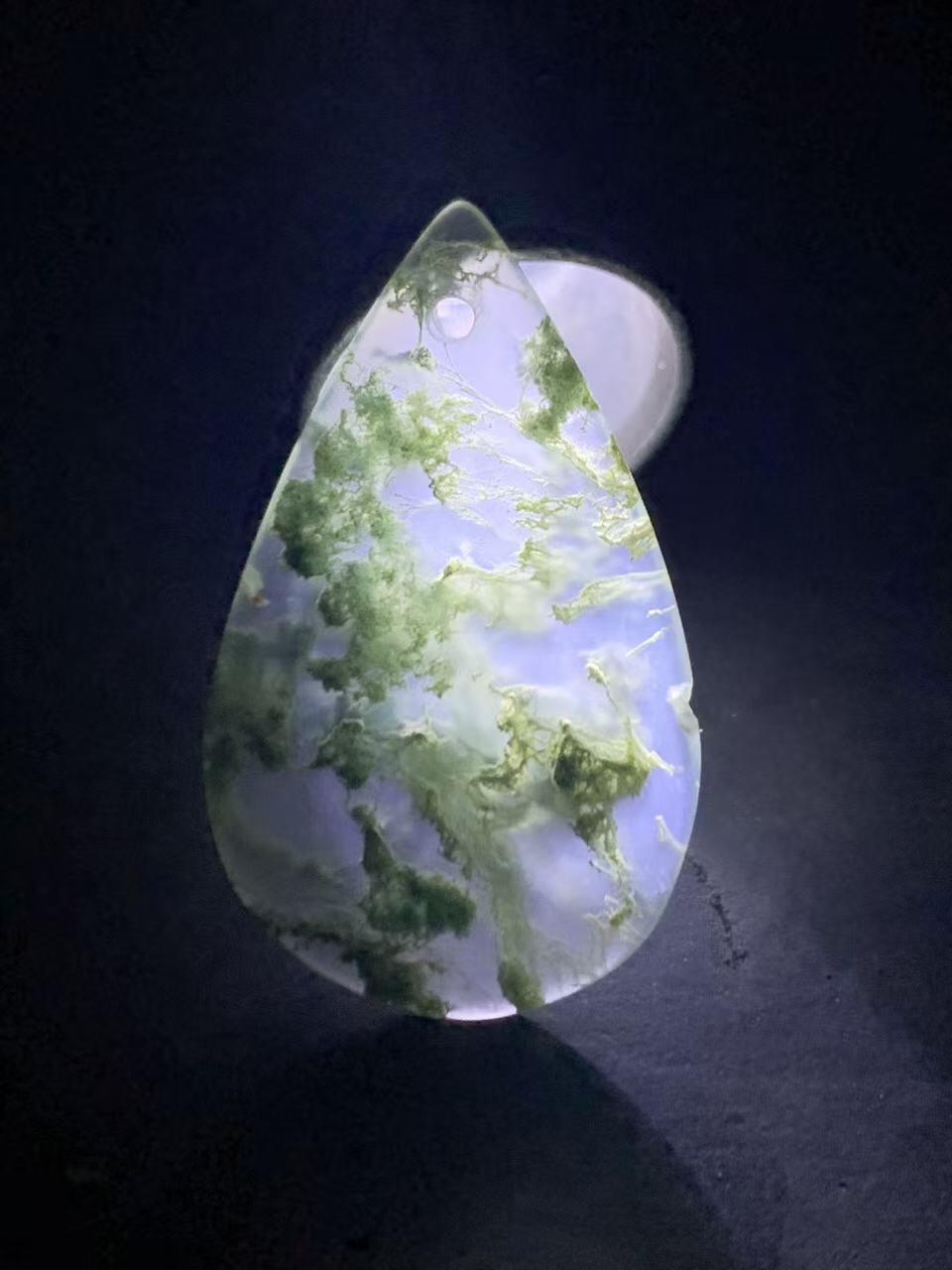 冰透高润度水草玛瑙通货吊坠一个，，。