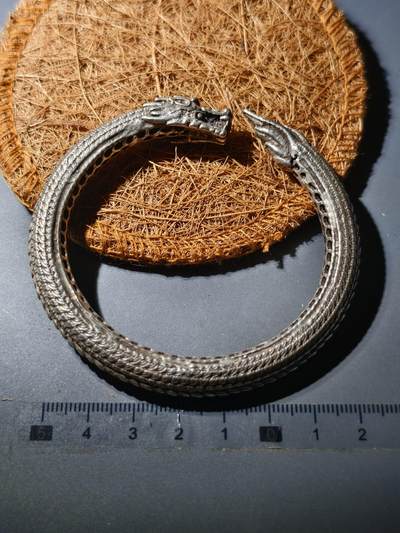 88期回流戒指饰品杂件纪念章丝路钱币专场 - 手镯