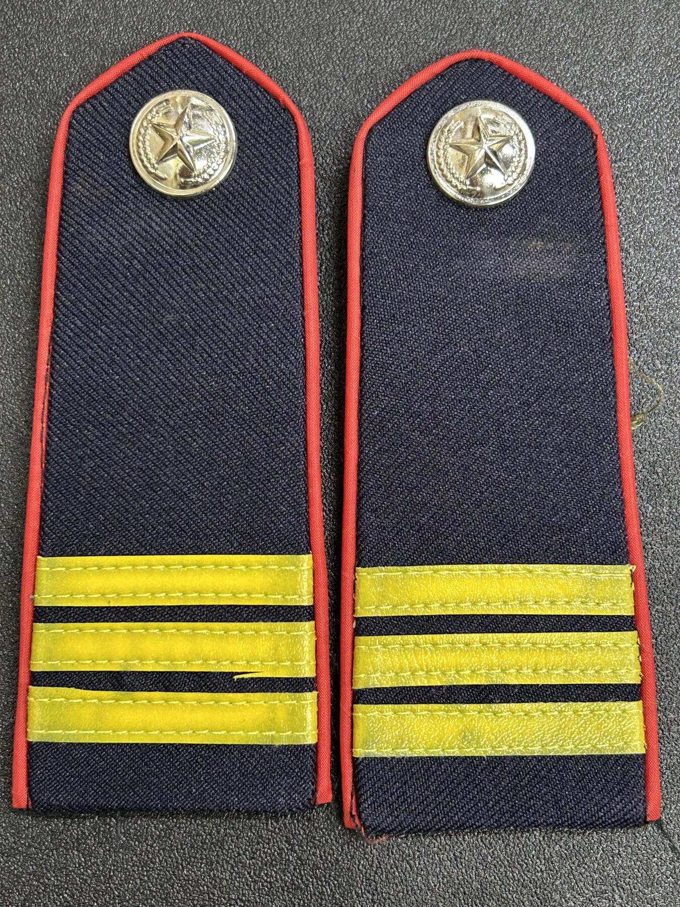 西秦中古拍卖第六十七期 越南一级保卫肩章