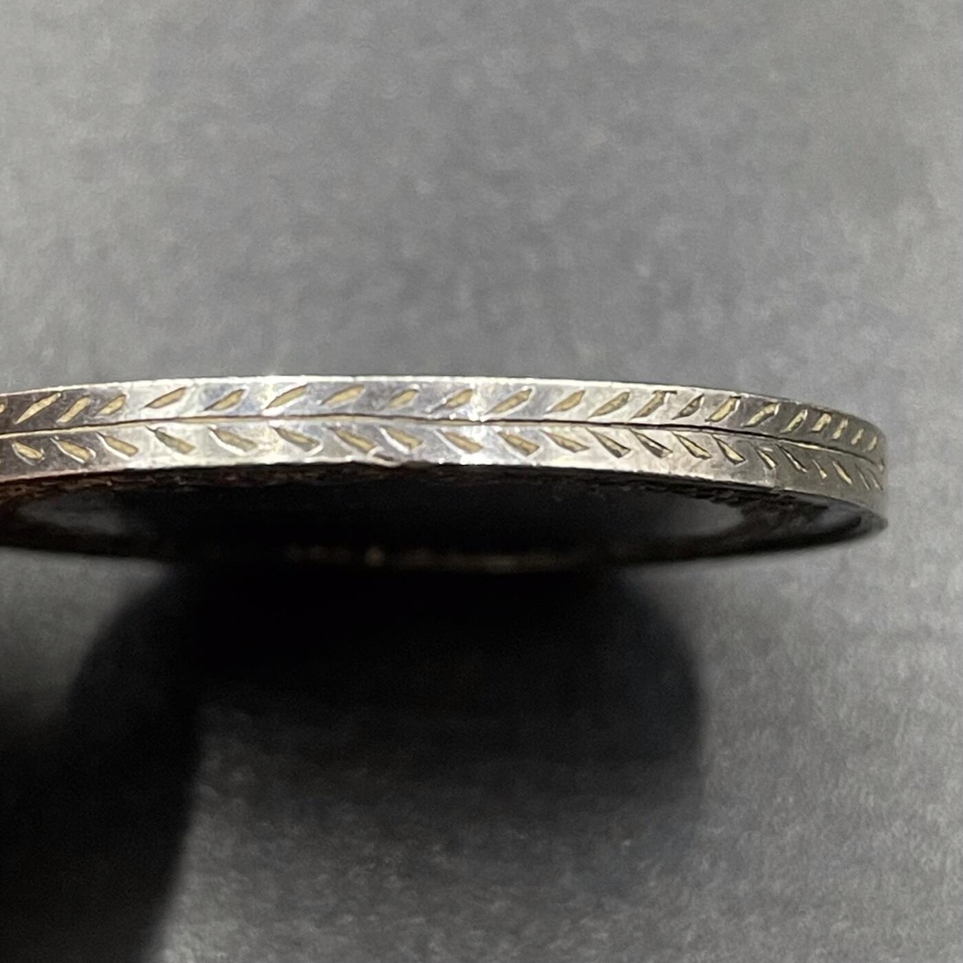 「木头集藏」章牌精品专场！ 1819年法国结婚纪念银章，直径：32 mm，17.9 g，正面法语：忠诚、幸福。早期高浮雕版本，已刻字206年，侧面花体刻字，保持较好！