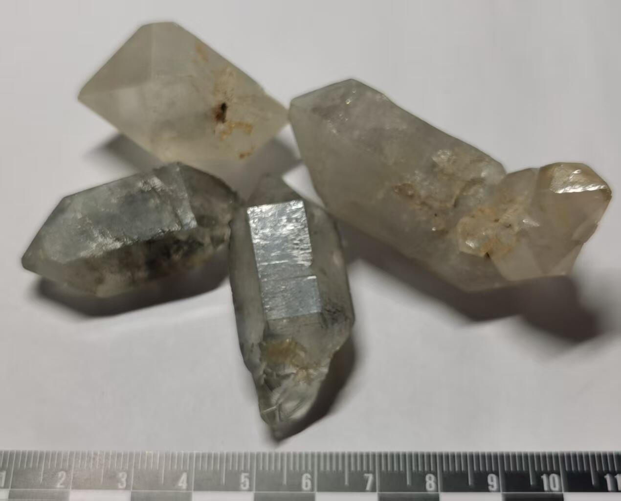 七河·世界钱币杂件水晶矿标小拍（总第29期） 藏家出品 X600 云贵闪灵水晶一组约 100 克 本件拍品由合作藏家负责邮寄