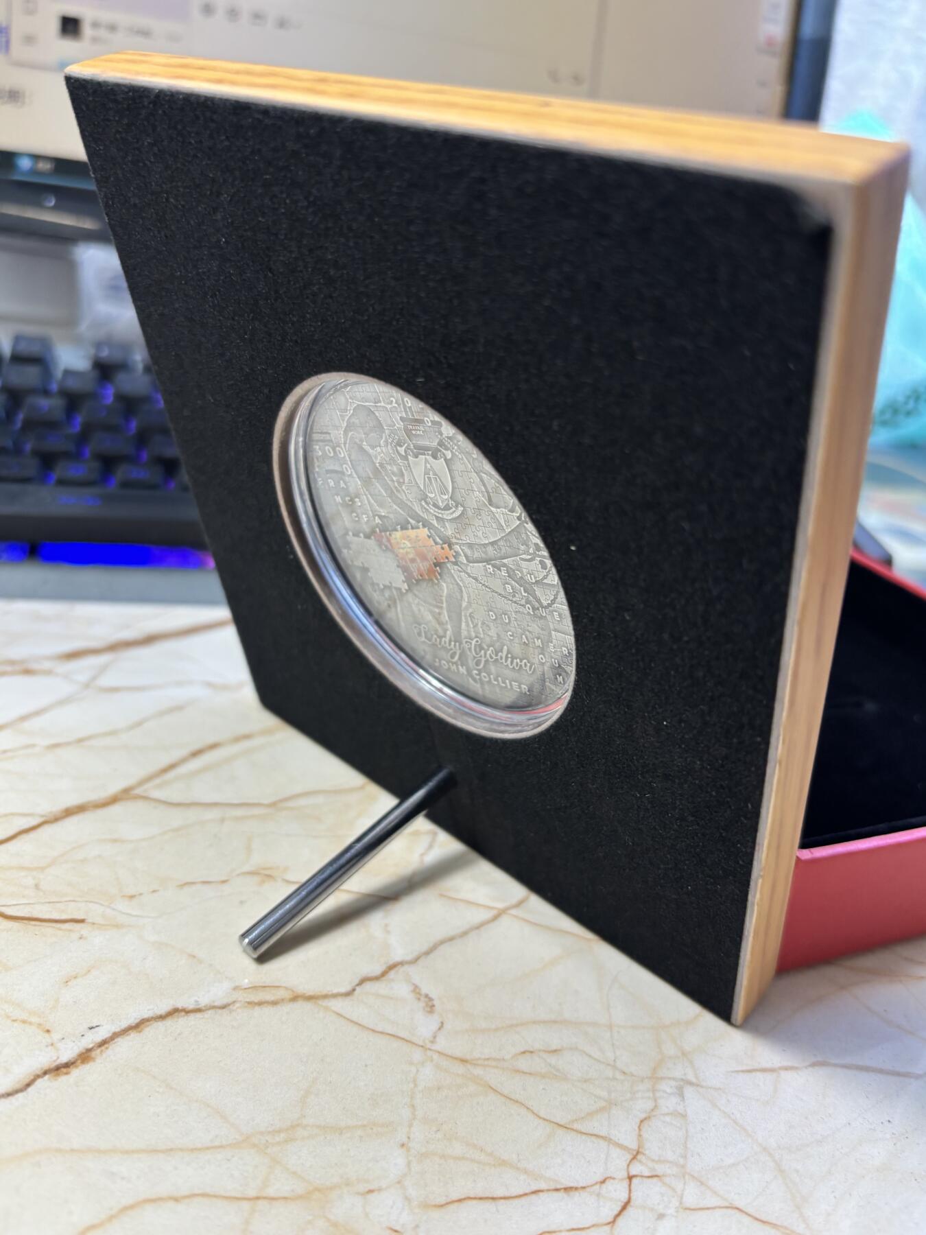 第183期拍卖 喀麦隆2020年背上的Godiva夫人拼图3盎司纪念银币，999银，可以当摆件，发行340枚