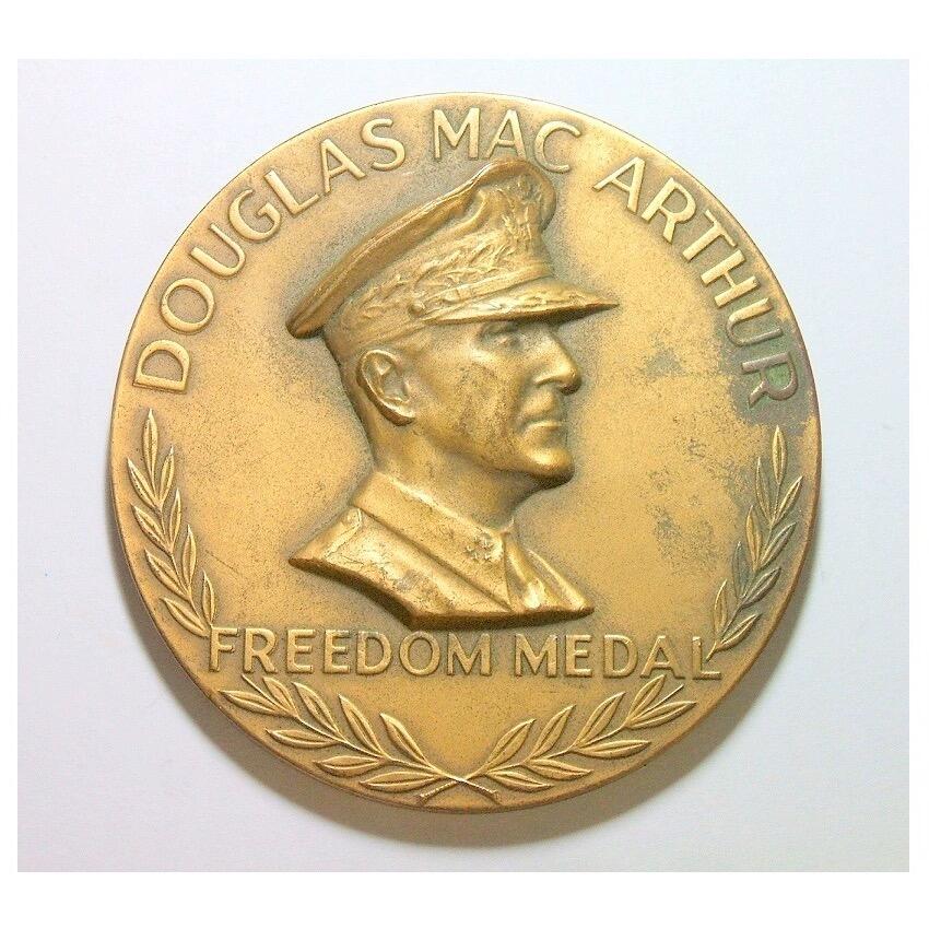 【艺术】美国艺术大章 二战英雄五星上将麦克阿瑟 高浮雕精制超大铜章 78MM 186克