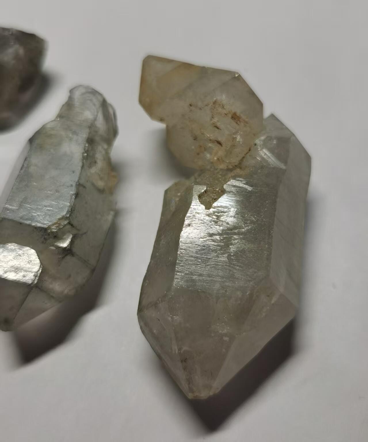 七河·世界钱币杂件水晶矿标小拍（总第29期） 藏家出品 X600 云贵闪灵水晶一组约 100 克 本件拍品由合作藏家负责邮寄