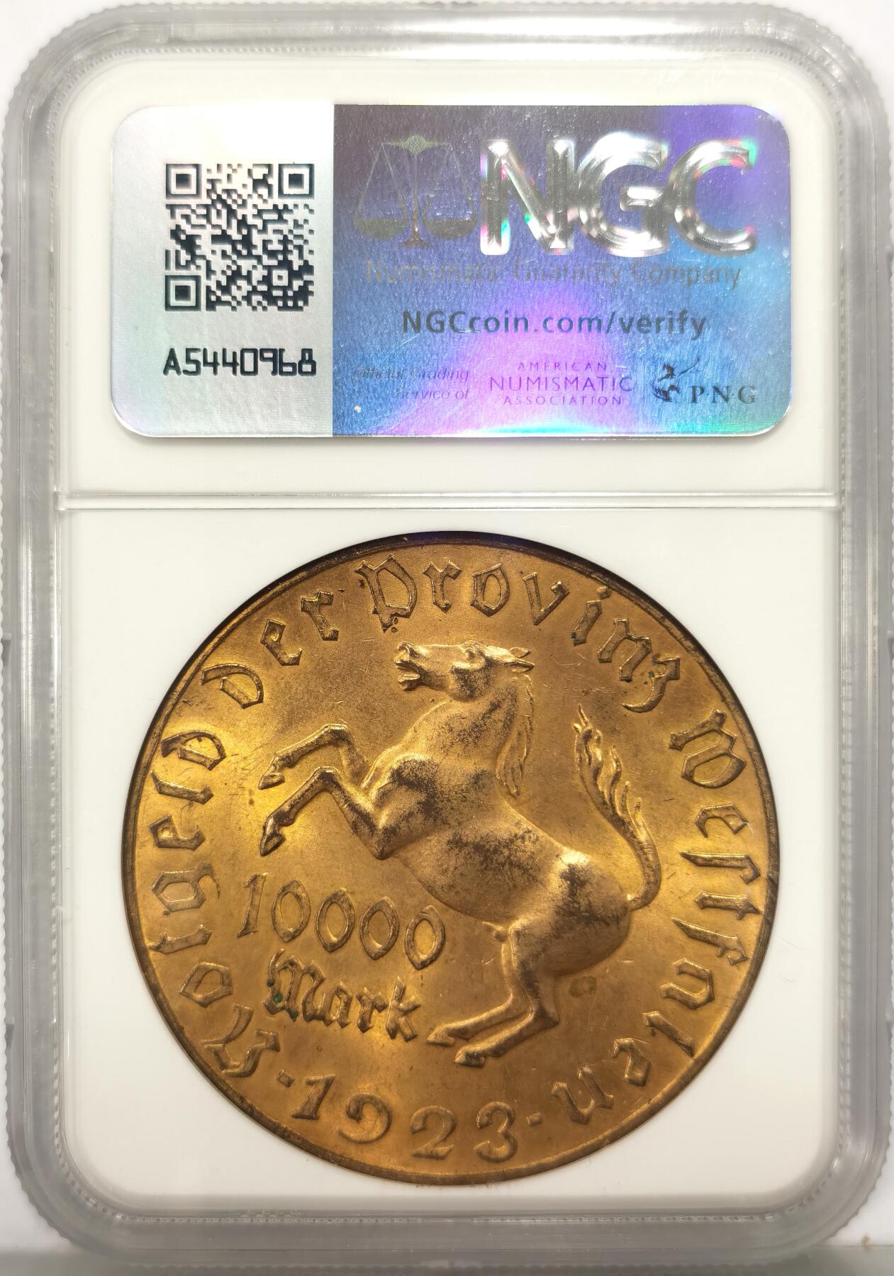 博洋堂世界钱币拍卖第149期（全场包邮） NGC MS64 德国紧急状态威斯特法伦10000马克大马币，镀金层完整，转光强烈。金水很足，币面散发出耀眼光泽。