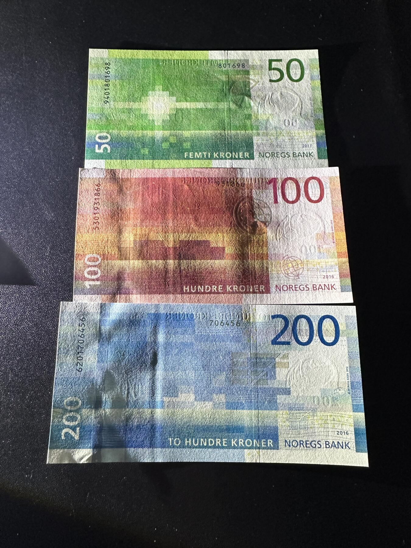 《外钞收藏家》第五百八十八期（优质场）（本平台长期征集拍品、欢迎藏友们联系合作） 挪威新版50/100/200克朗（绝品）