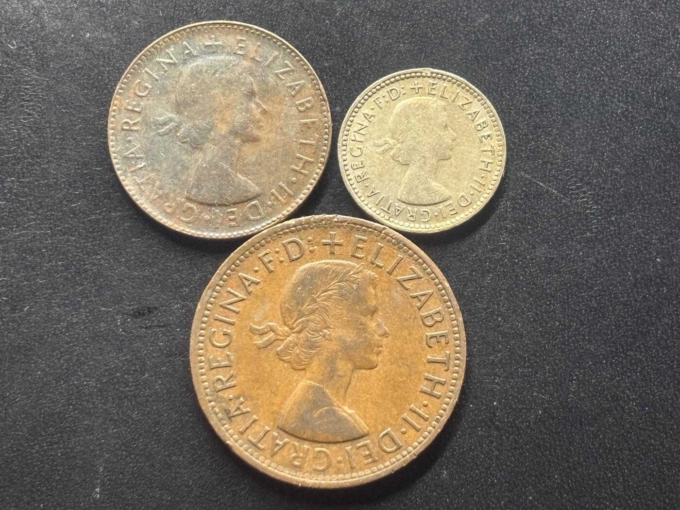 邮泉阁限时拍卖第三十七场 英国殖民地、属地硬币专场（硬币在国外。请付邮费6元。） 澳大利亚伊丽莎白2铜1银