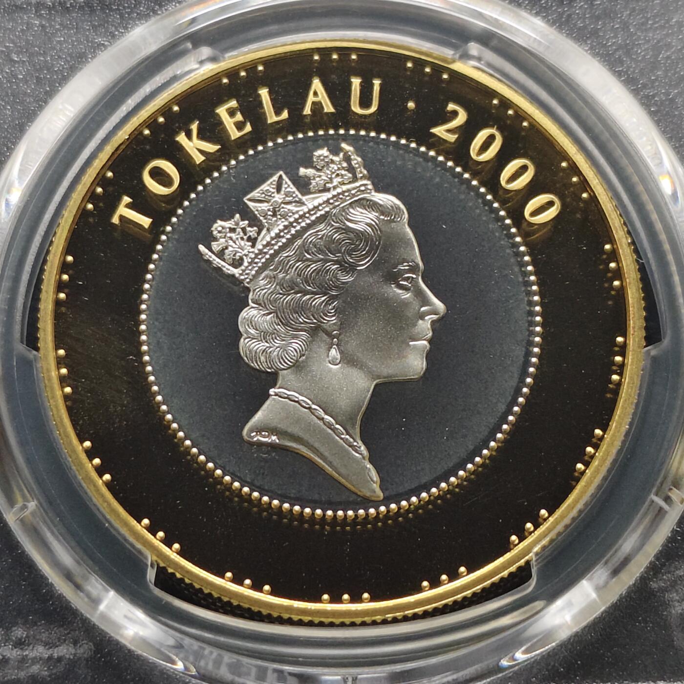 【全场包邮】纯粹捡漏拍481场（免费代拍第18场） 托克劳2000年5塔拉女王母亲伊丽莎白皇太后诞辰100周年外圈镀金精制克朗型纪念银币-PCGS PR68 DCAM