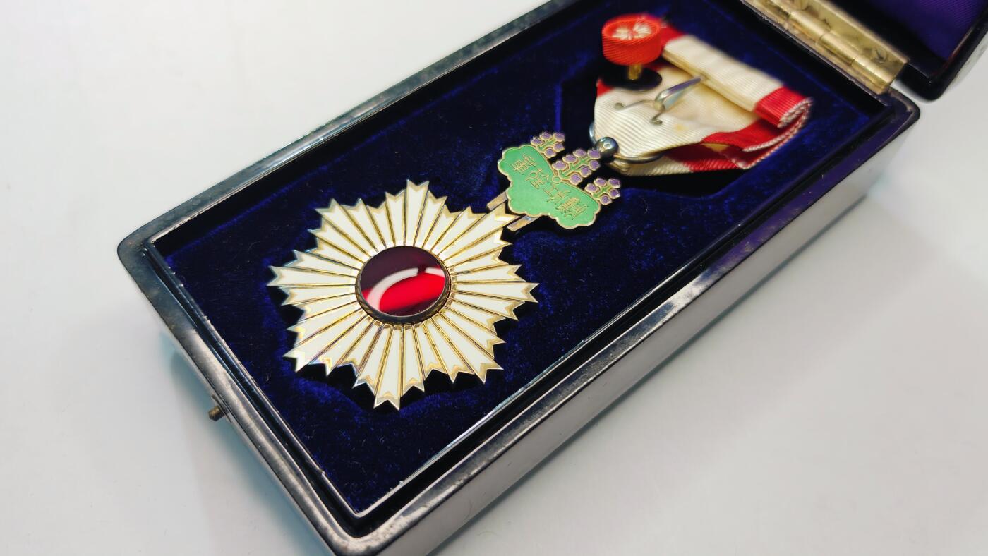 东亚勋章徽章主题拍卖3 勋四等旭日小绶章
