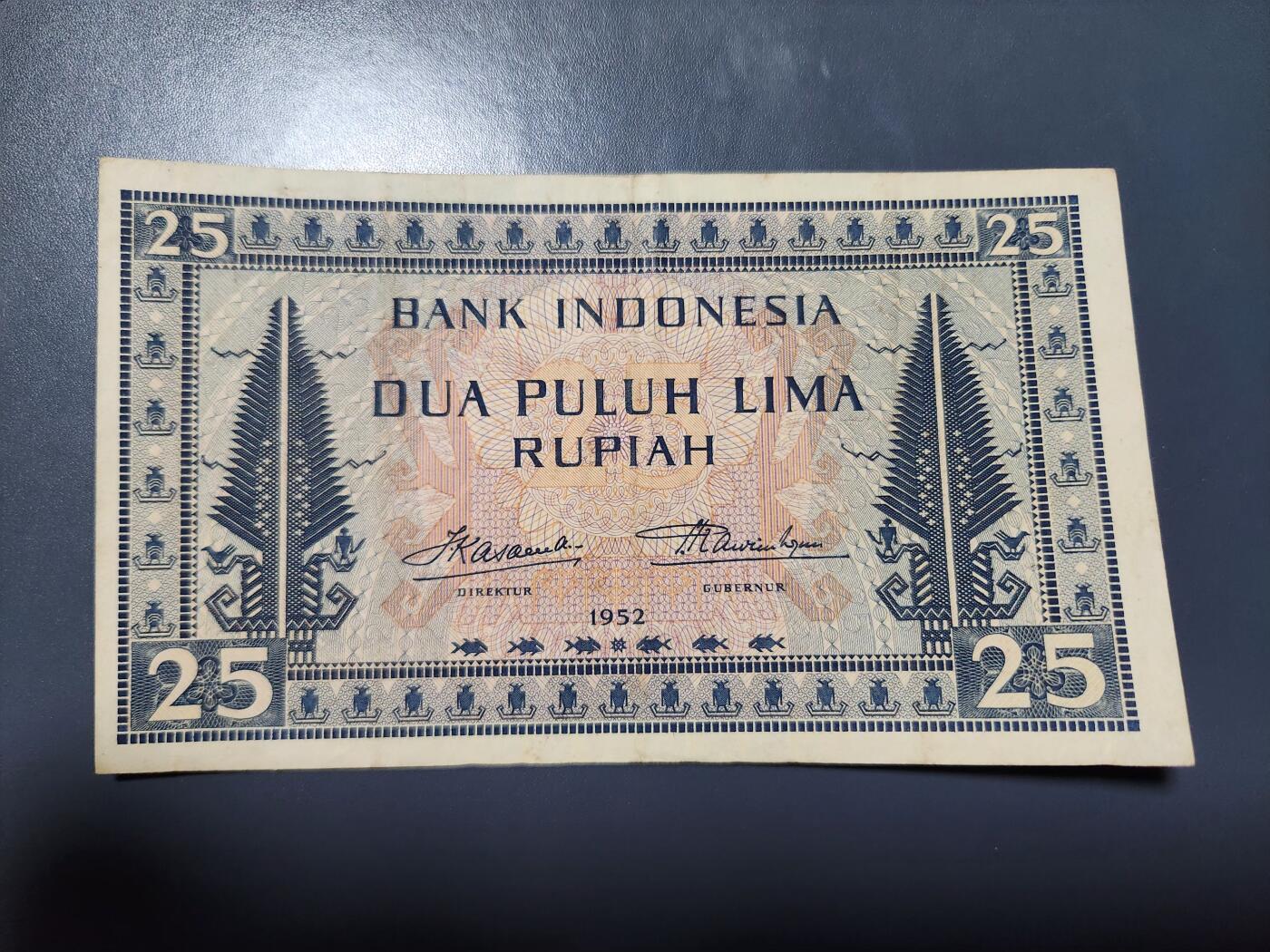 11月28号晚上8点 外国纸币自动截拍第64场 印度尼西亚25美品原票