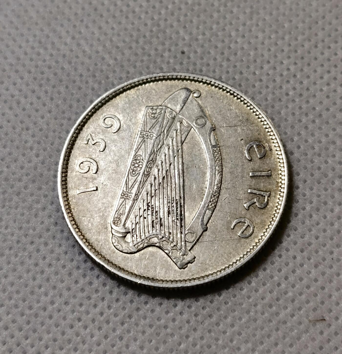 甄臻铺-世界币章拍卖（第40期）送拍享返佣金等优惠多多 AU好品爱尔兰1939半克朗银币，非常好的品种，整套最大面值，品相稍微好的就非常贵了，细节见图