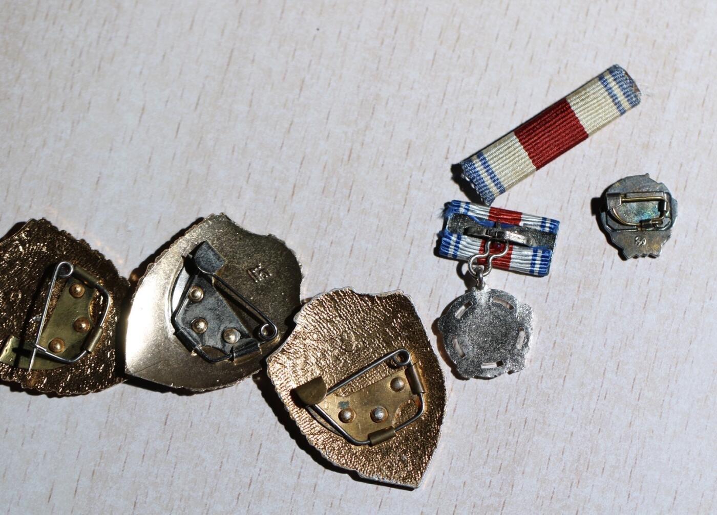 大猫徽章拍卖 第283期 苏联荣誉勋章 南斯拉夫二级友谊勋章带迷你章，勋略，苏联党龄50年纯银，苏联海陆空三军优秀证章 一组