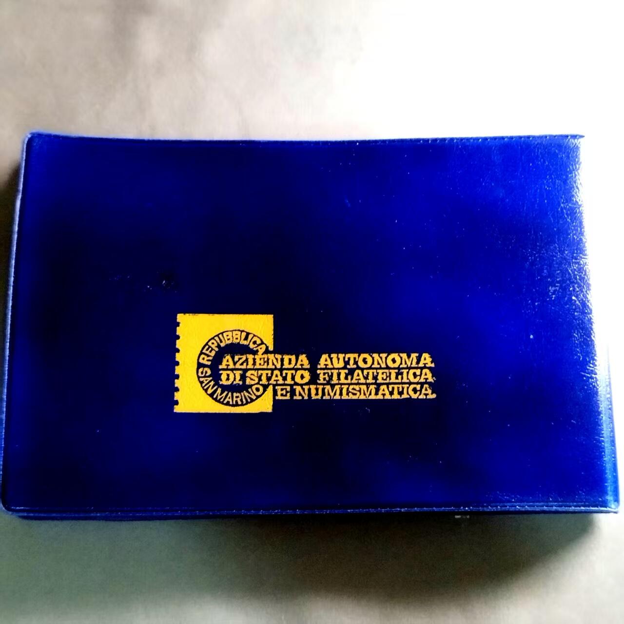 长老汇蛇年精选第七十九场拍卖  1988圣马力诺原装10枚套币， 含1枚1000里拉银币， 发行量稀少