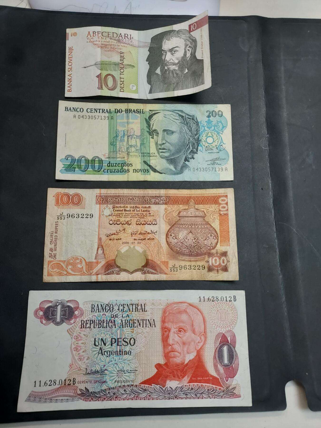 博彦收藏   12月3日 8点 钱币专场 斯洛文尼亚等外国纸币4张 流通品