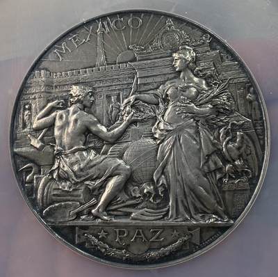万国钱币拍卖第056期 - NGC MS61 1889年法国巴黎世界博览会墨西哥馆纪念大银章 巴黎造币厂铸 玛丽安娜女神向墨西哥力男献上桂冠 墨西哥馆建筑后是埃菲尔铁塔 大规格63MM罕见品种