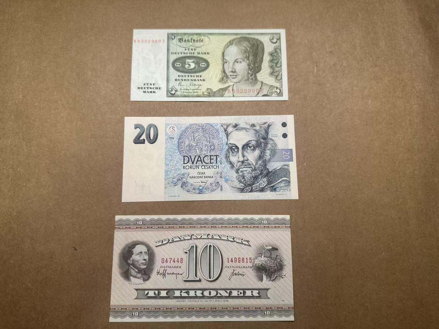 【礼羽收藏】🌏世界钱币拍卖第113期 1980年德国5马克、1974年丹麦10克朗、1994年捷克20克朗A冠，三张一起，全新UNC，品相如图