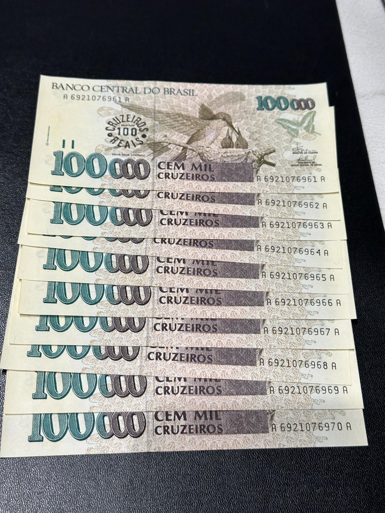 《外钞收藏家》第五百八十八期（优质场）（本平台长期征集拍品、欢迎藏友们联系合作） 巴西1993年10万克鲁塞罗标十连号（大部分全程无4，伊瓜苏大瀑布）	UNC 轻微黄潮斑