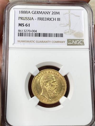 万国钱币拍卖第056期 - NGC MS61 1888年德国普鲁士三皇之年腓特烈三世短翅流通20马克金币 经典短翅金马克名品 7.96g 900金