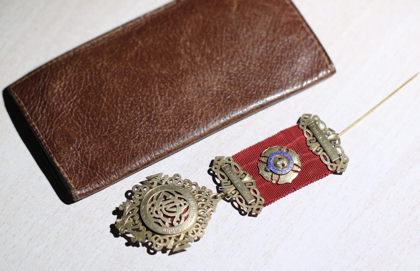 大猫徽章拍卖 第283期 纯银镀金法国工业协会奖章，纯银法国骑士级功勋勋章，皮包收纳：纯银镀金镶红宝石法国共济会奖章，纯银法国军事价值奖章，法国一战战斗联盟奖章，军官级镀金法国国家贡献奖章，原盒军官级镀金法国劳动荣誉奖章。