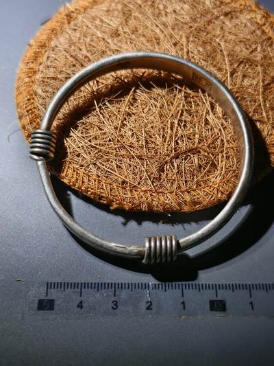 88期回流戒指饰品杂件纪念章丝路钱币专场 - 手镯