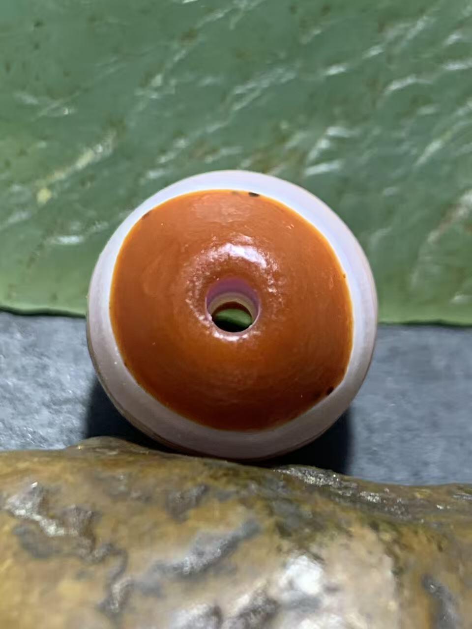 精美高玉化风化纹冰飘一线缠丝玛瑙桶珠一颗，