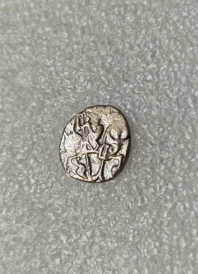 瓶子🏺第218期拍卖会  公元800-950年沙希王朝牛瘤骑士打制银币