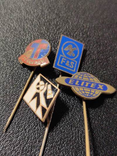 靖甫拍卖第十二场 - 铜珐琅徽章4枚