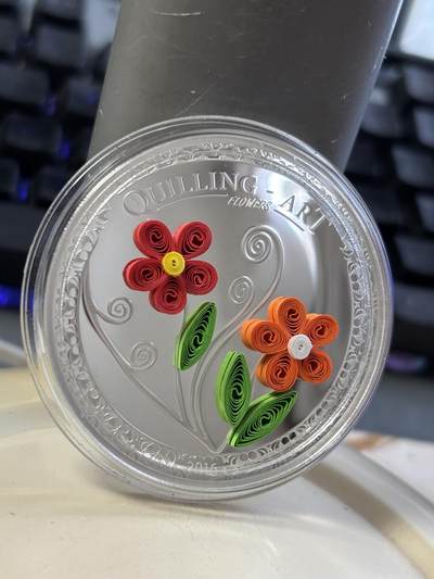 第183期拍卖 - 库克2016镜中花艺术首枚花卉镶手工纸花薄片银币带盒无证书，999银，1/2盎司，发行999枚