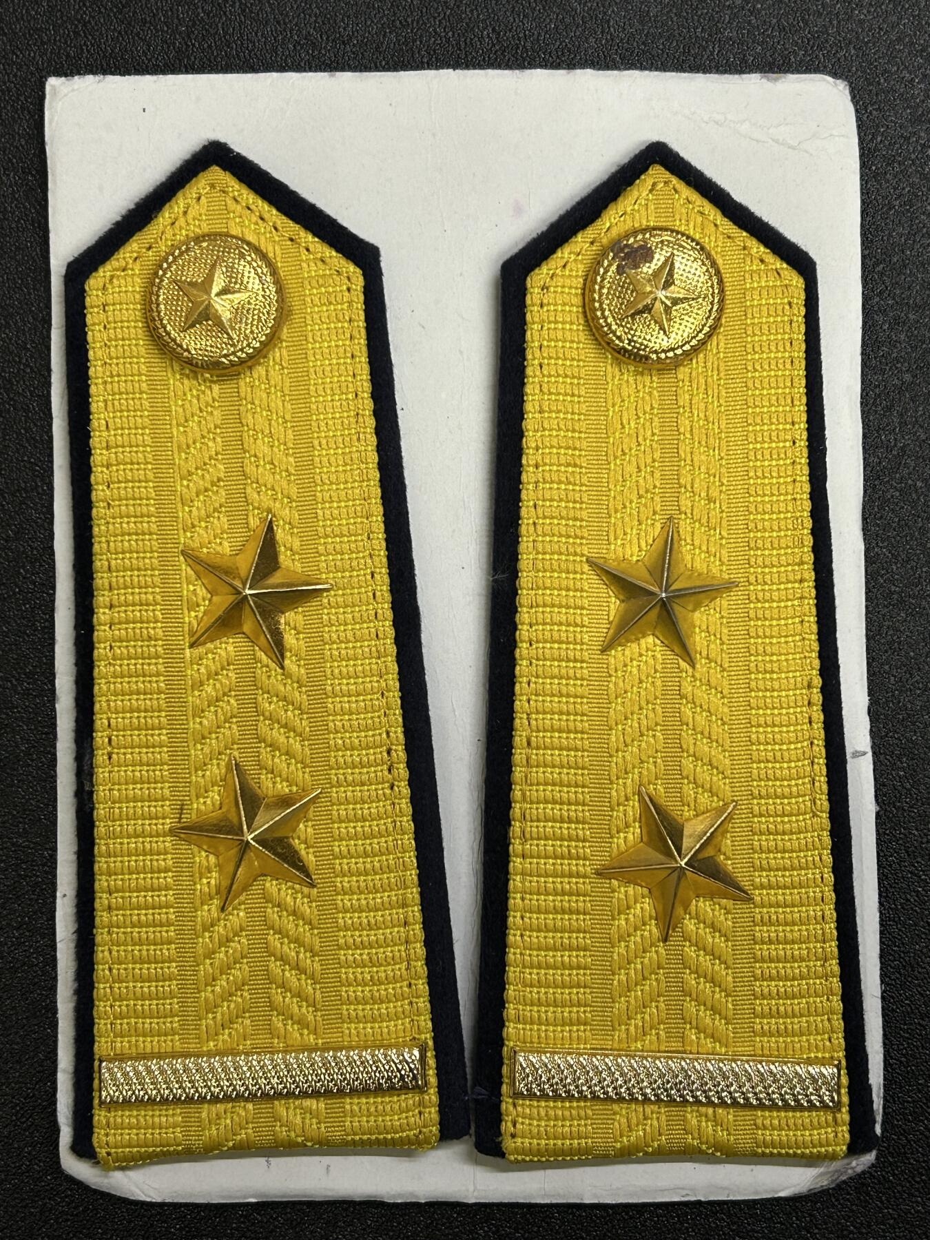 西秦中古拍卖第六十七期 越南人民军海军中尉肩章