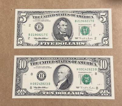 【礼羽收藏】🌏世界钱币拍卖第113期 - 95年小头5-10美元两张unc品相有出厂印刷瑕疵