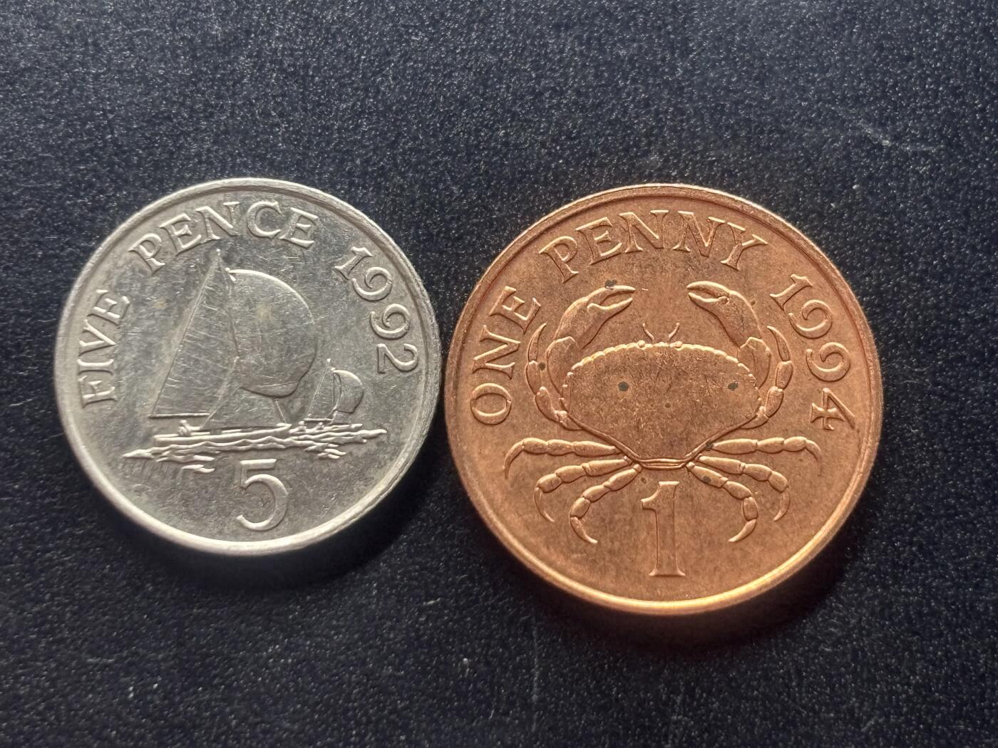 邮泉阁限时拍卖第三十七场 英国殖民地、属地硬币专场（硬币在国外。请付邮费6元。） 根西岛2枚