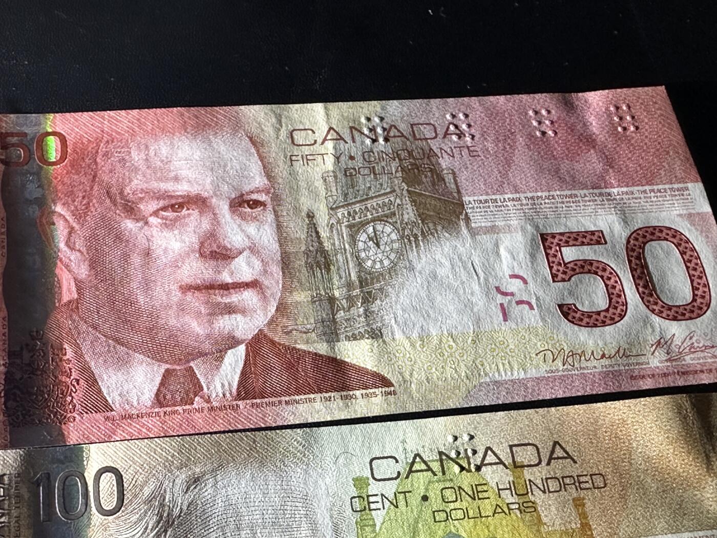 《外钞收藏家》第五百八十八期（优质场）（本平台长期征集拍品、欢迎藏友们联系合作） 加拿大之旅系列50/100元一对（50元UNC-，100元裸钞绝品）	UNC