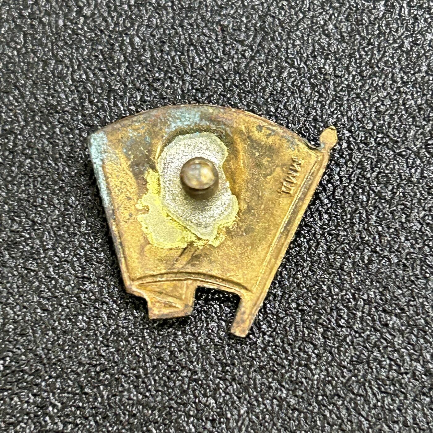 西秦中古拍卖第六十七期 苏联早期共青团证章 铜制早期版