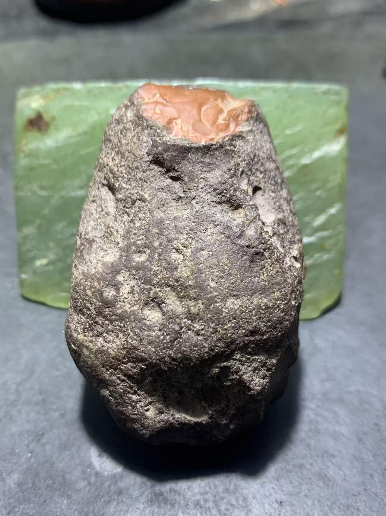 精美南红玛瑙原石伴生矿红碧石开窗料原石一颗，