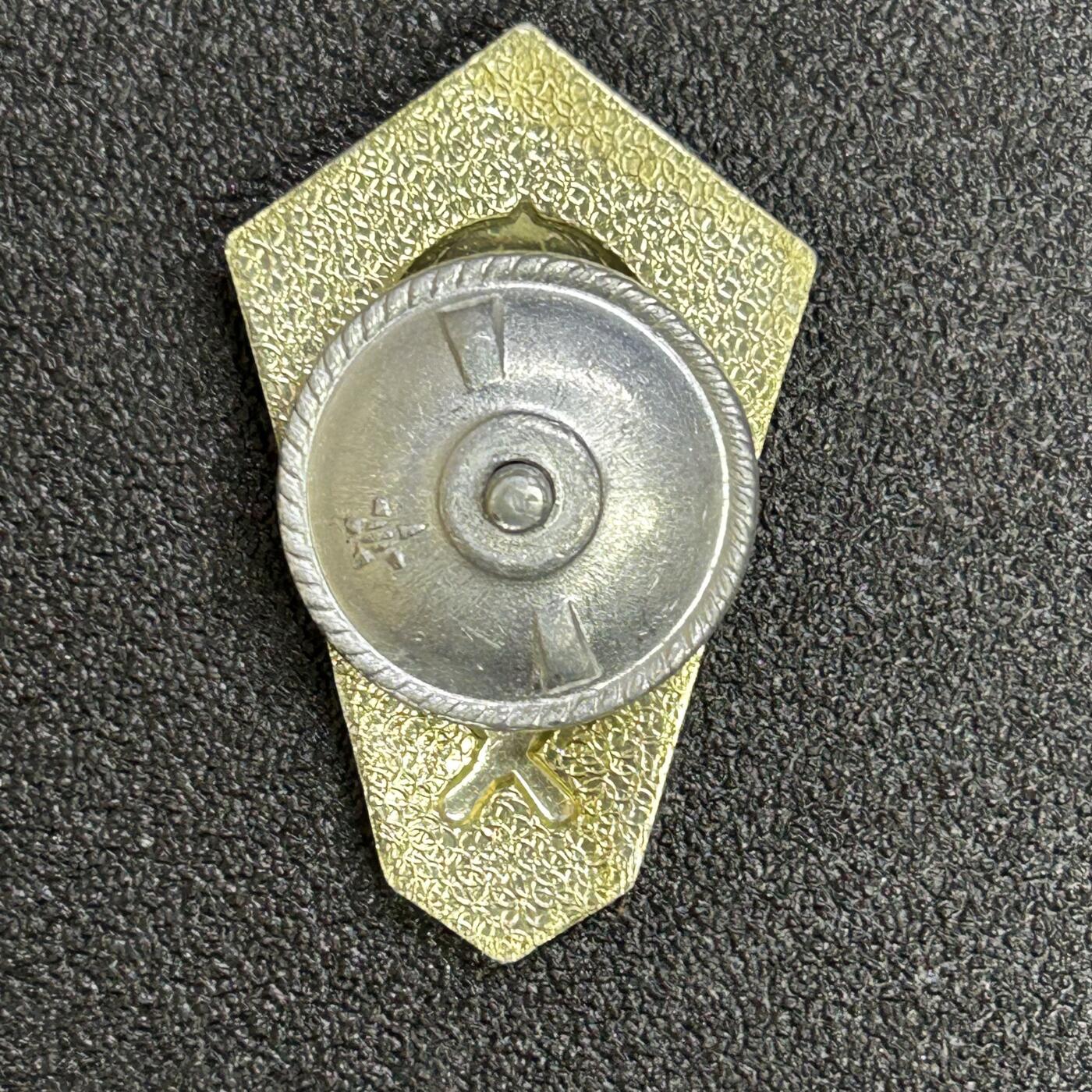 西秦中古拍卖第六十七期 苏联中等工学院校徽