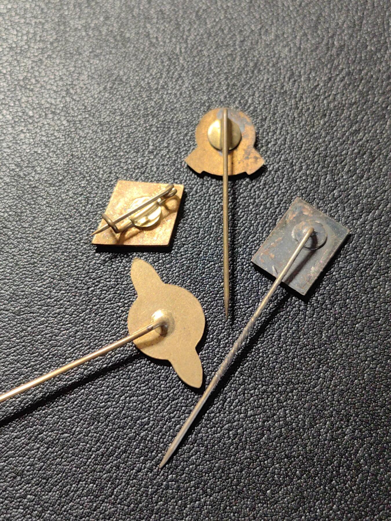 靖甫拍卖第十二场 铜珐琅徽章4枚