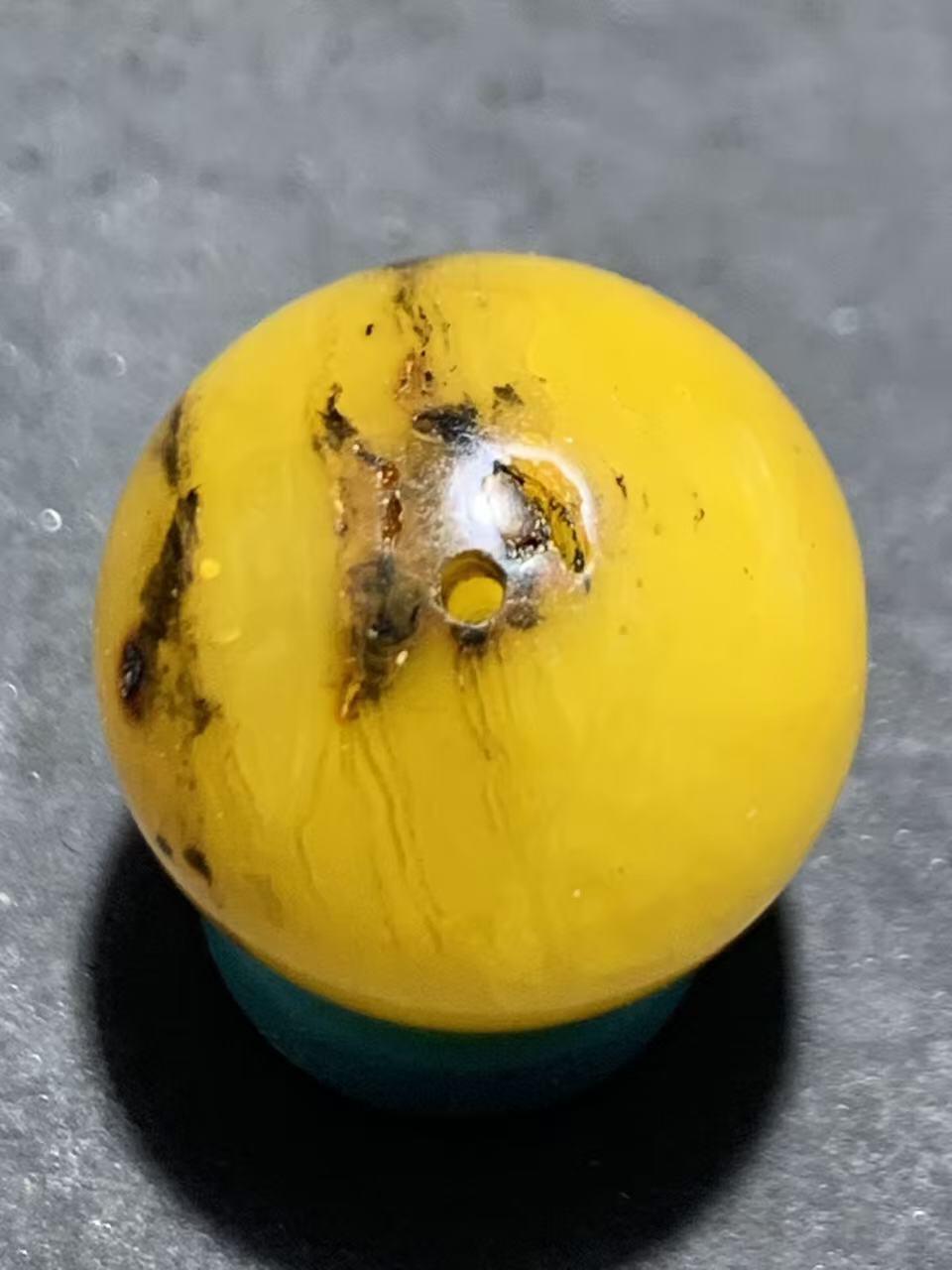 天然乌克兰蜜蜡通货圆珠一颗