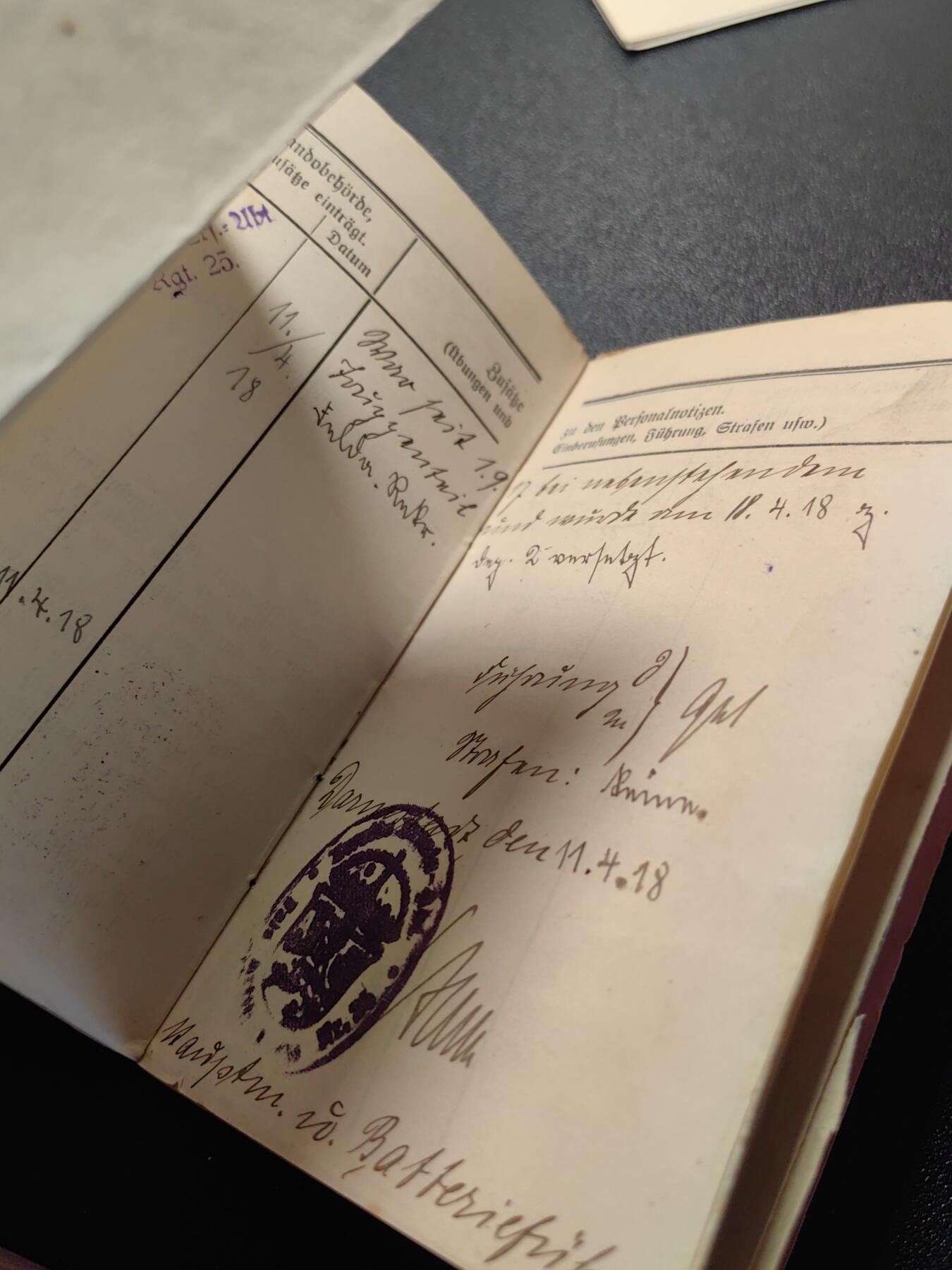 靖甫拍卖第十二场 帝德士兵证1917签发 内含战后法国签发的边境签证 得主曾获二铁