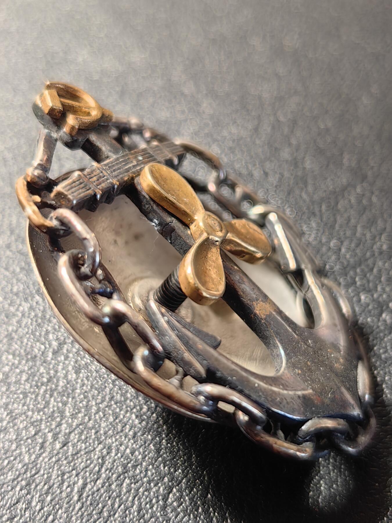 靖甫拍卖第十二场 苏联远洋机械师证章 佩戴痕迹较重