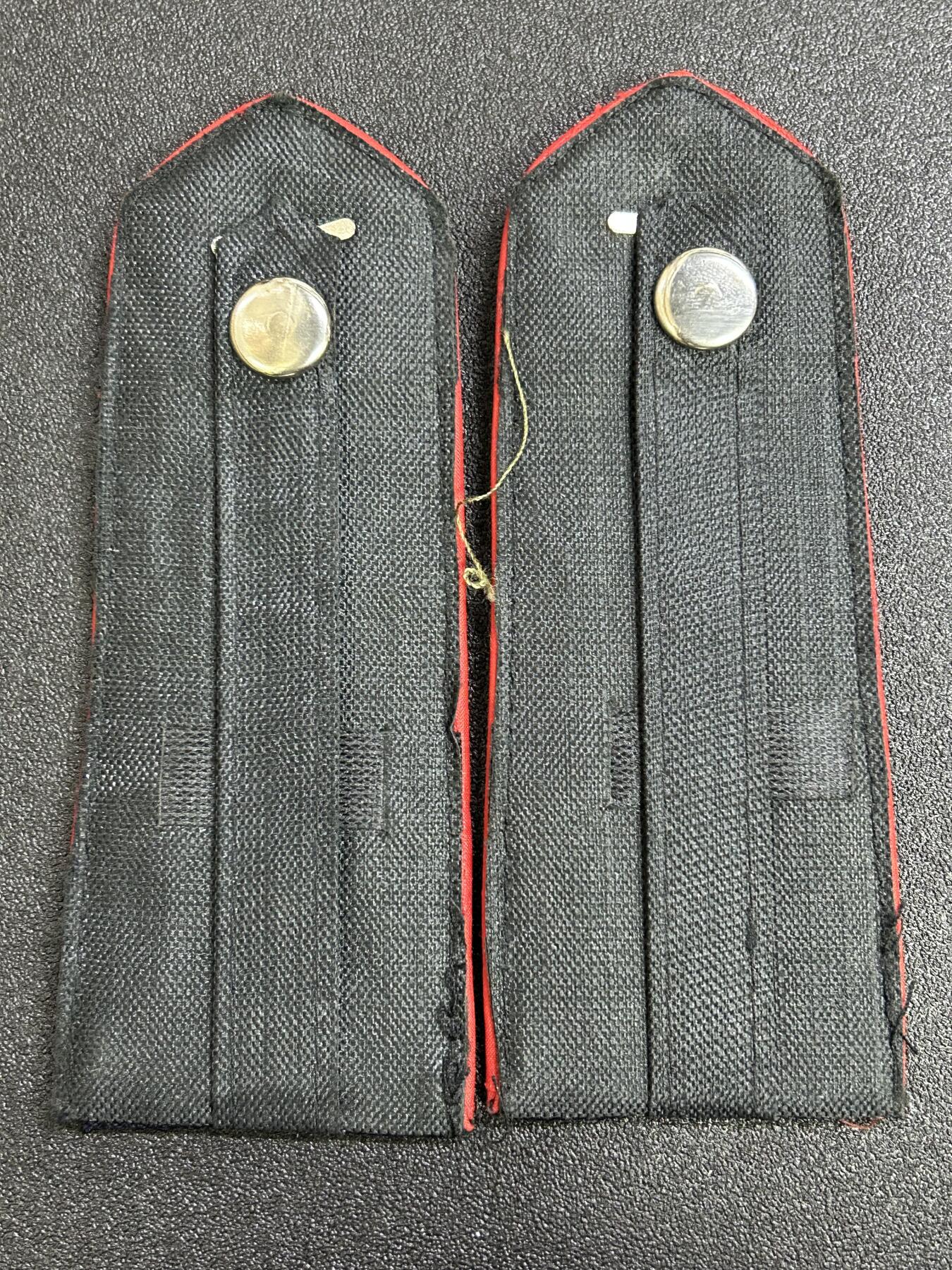 西秦中古拍卖第六十七期 越南一级保卫肩章