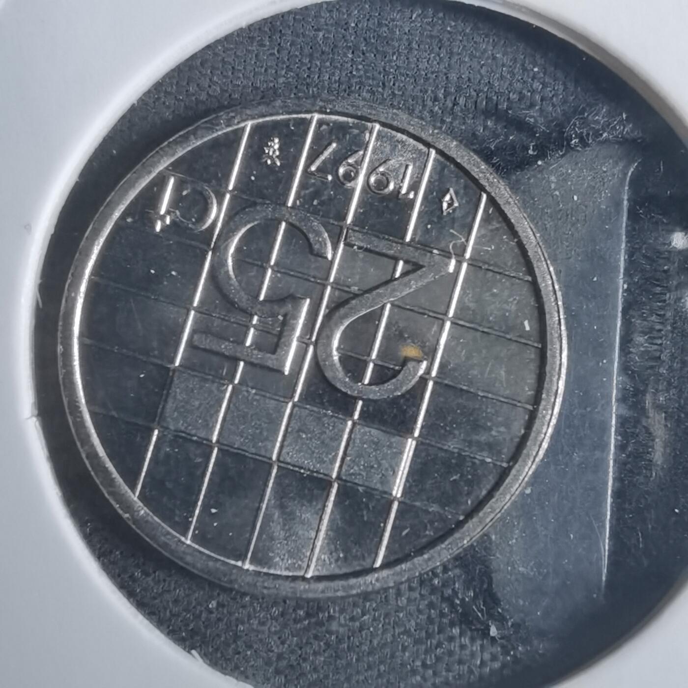 沼泽如烟--第915场 荷兰1997年25分