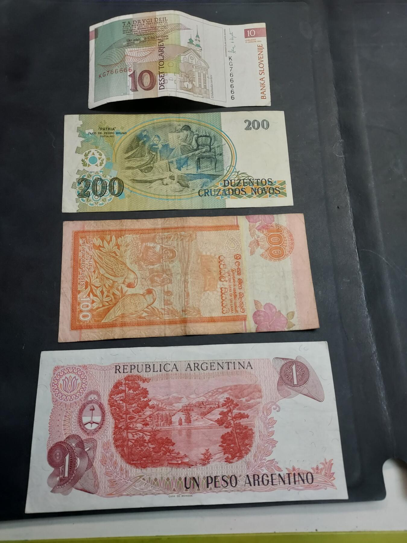 博彦收藏   12月3日 8点 钱币专场 斯洛文尼亚等外国纸币4张 流通品