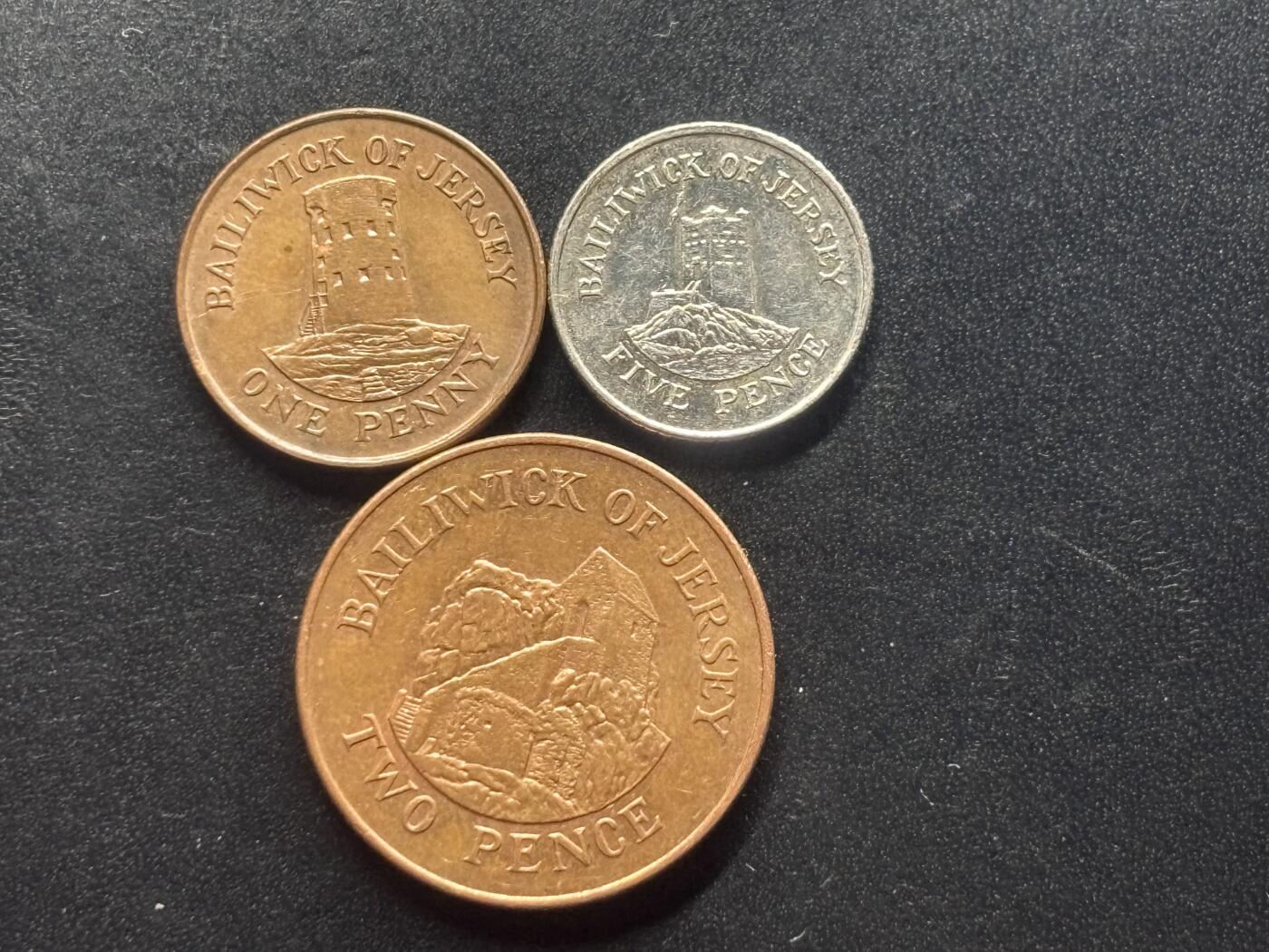 邮泉阁限时拍卖第三十七场 英国殖民地、属地硬币专场（硬币在国外。请付邮费6元。） 泽西岛老年版3枚