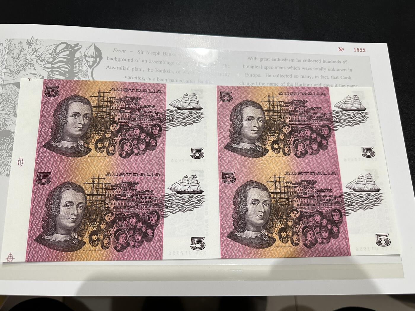 《外钞收藏家》第五百八十八期（优质场）（本平台长期征集拍品、欢迎藏友们联系合作） 1967-1992年澳大利亚纸币发行25周年 5元 加盖纪念钞 四连体 全新带册子